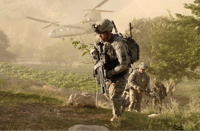 21 photos that show what it’s like when soldiers assault a Taliban stronghold