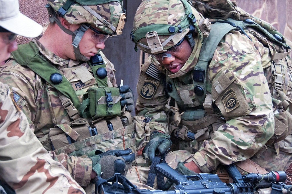 Here’s what an Army medic does in the critical minutes after a soldier is wounded