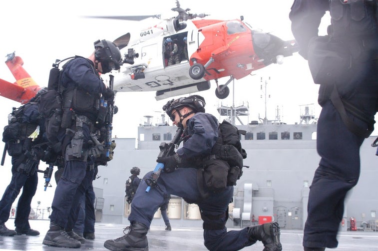 5 differences between the Navy and Coast Guard