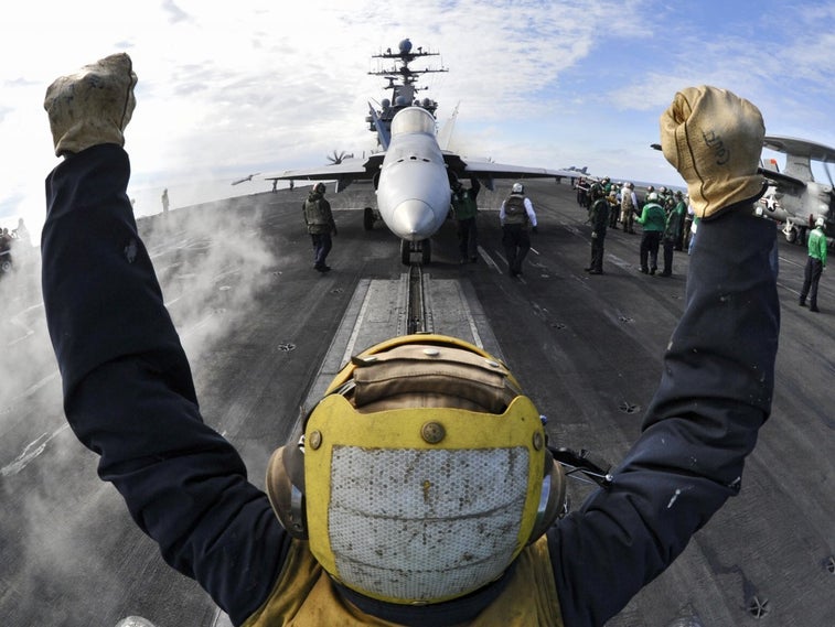 21 photos that show the might and majesty of US aircraft carriers