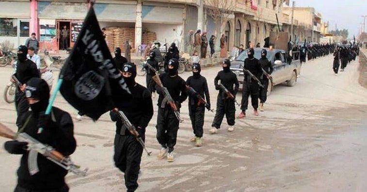 Hundreds of trapped ISIS fighters are trying to escape Syria