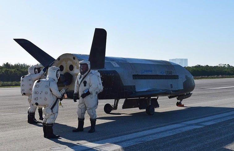 Mysterious Air Force space plane lands after 2-year mission