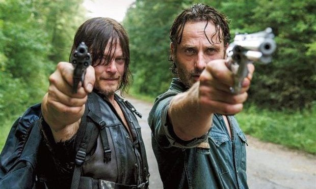 6 cringe-inducing weapon fails from ‘The Walking Dead’