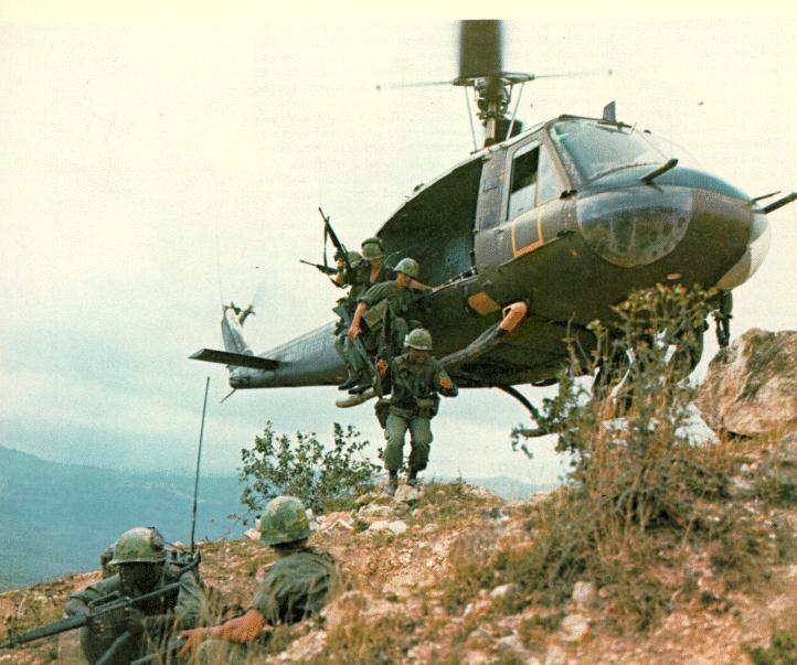 How will the US Air Force replace the iconic UH-1 Huey helicopter?