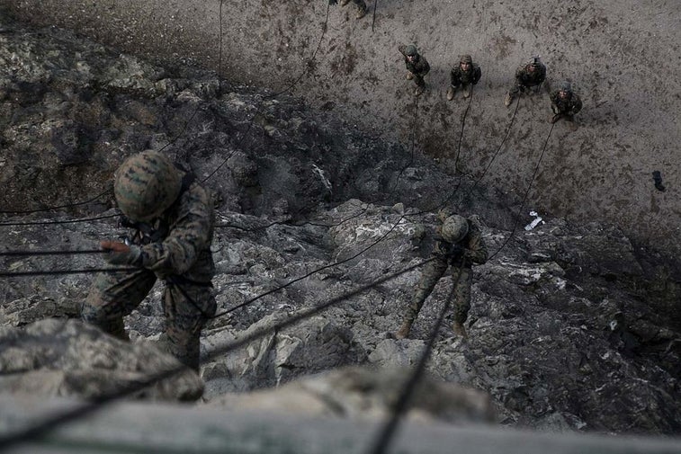 15 awesome photos of what mountain warfare looks like