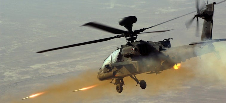 16 awesome photos of the Apache helicopter