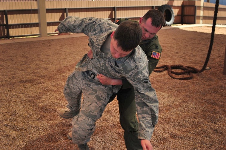 These 16 photos vividly show how troops are trained to survive behind enemy lines