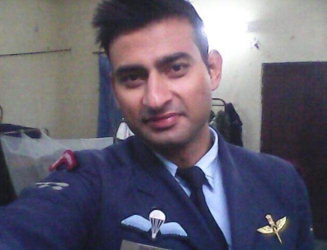This Indian Air Force commando stopped terrorists cold after taking six  bullets - We Are The Mighty