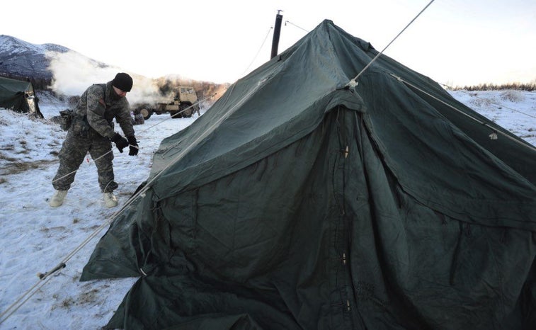 19 pictures of troops braving the cold that will make you thankful to be indoors