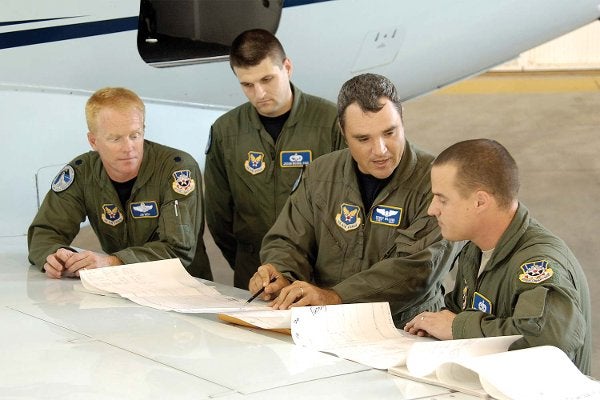 Air Force loosens flight suit sleeve rules