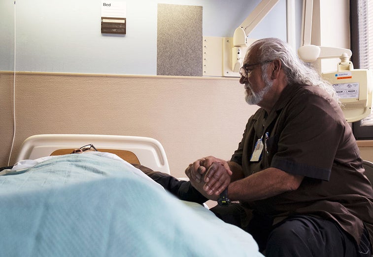 Army Veteran spends his days comforting the dying