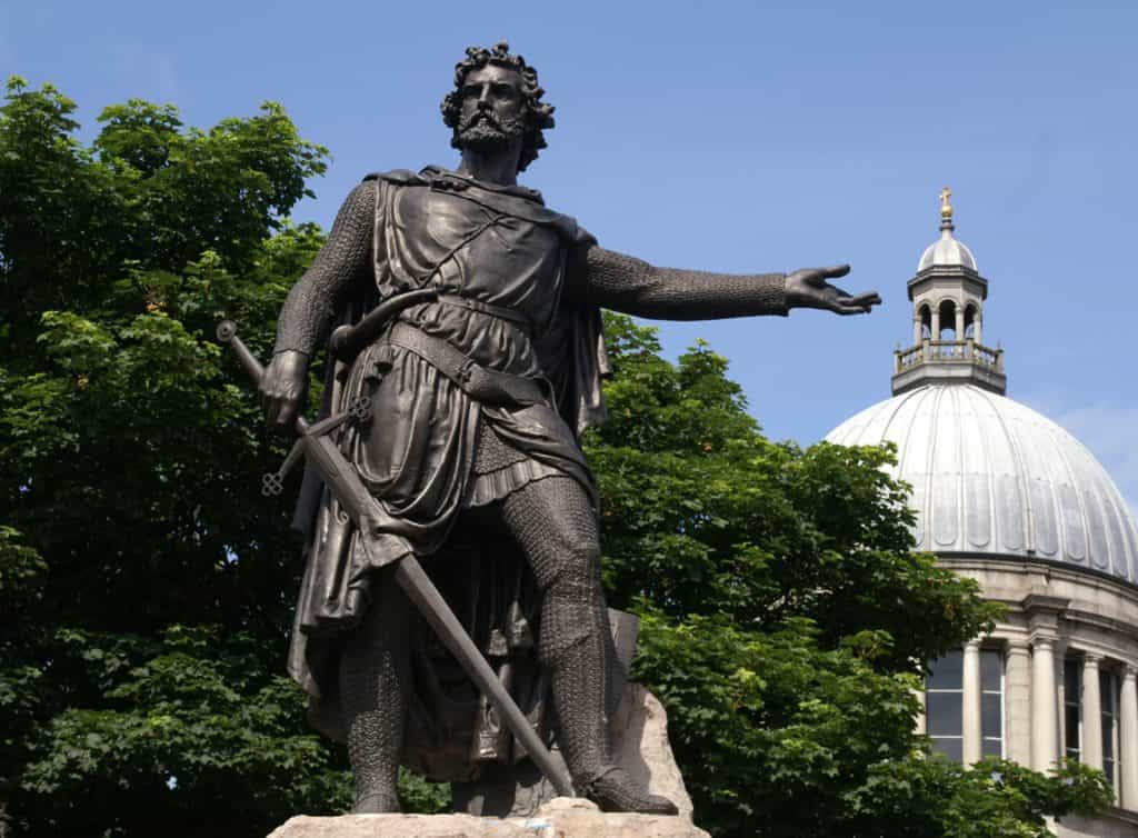 Wallace statue commemorates how his enemies destroyed him