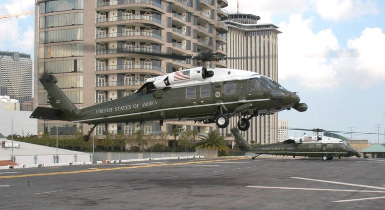 These photos show how many amazing jobs the H-60 helicopter can do