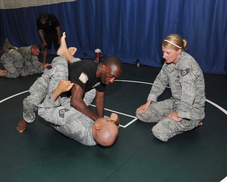 5 of the best moves from Air Force Combatives