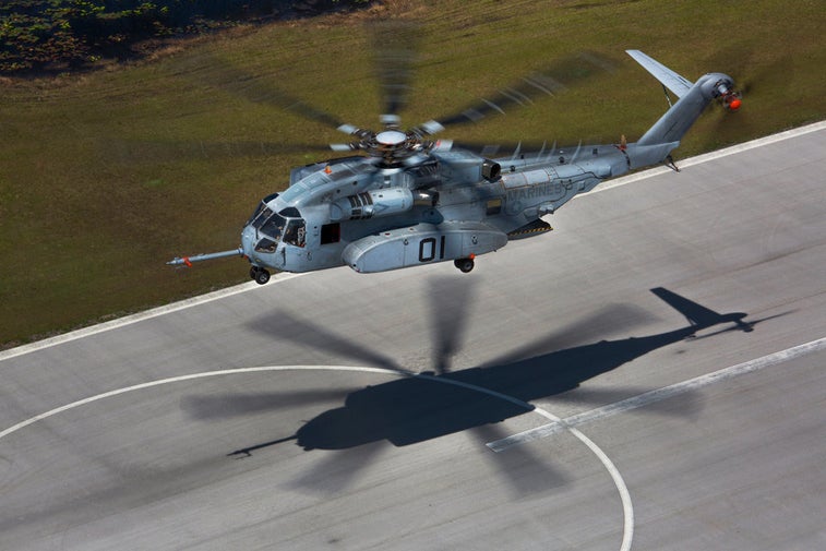 9 photos of the US military’s most powerful and most expensive helicopter