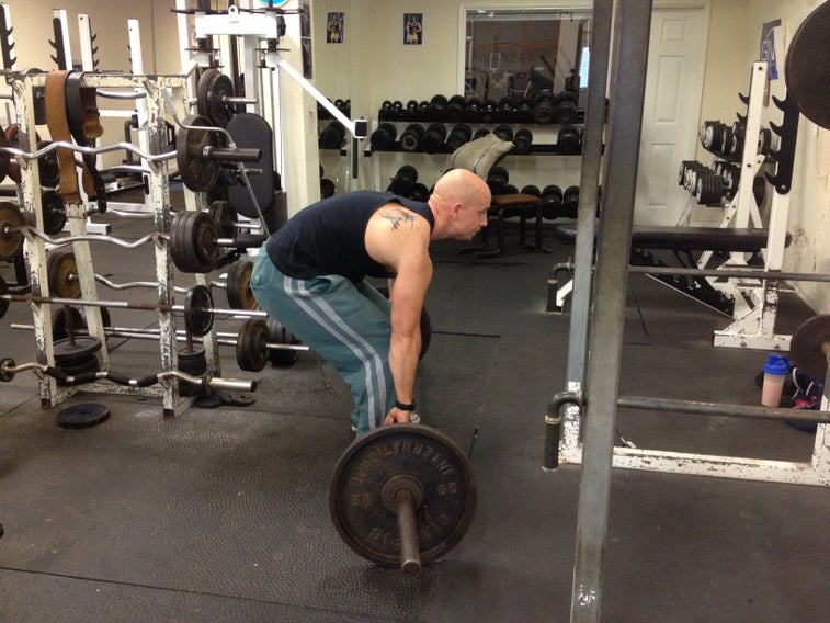 3 tips for executing a proper deadlift at the gym