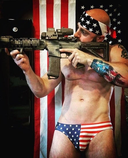 This Marine vet went streaking for the most veteran reason possible