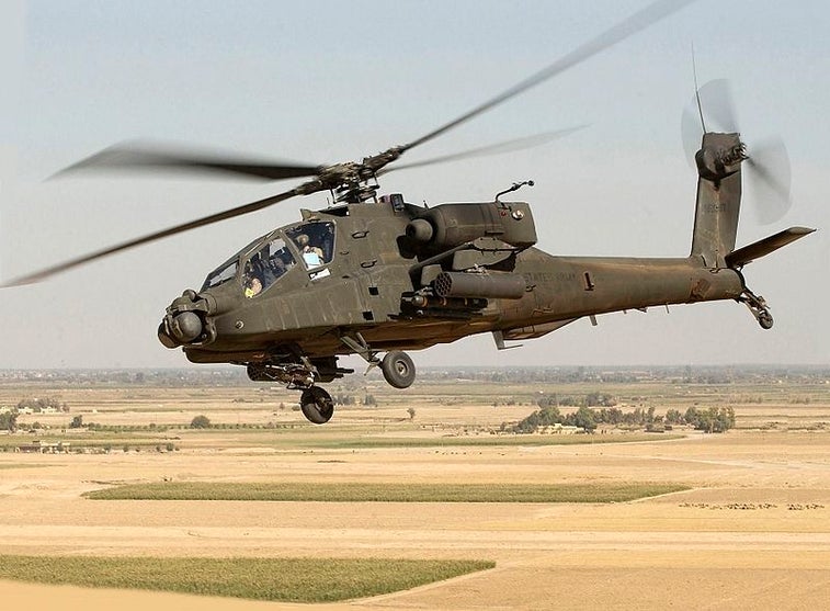 Army shelling out $35,000 bonuses to retain Apache pilots