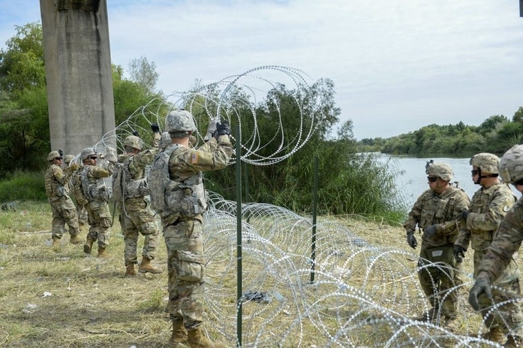 Photos show what the US troops on the border are doing