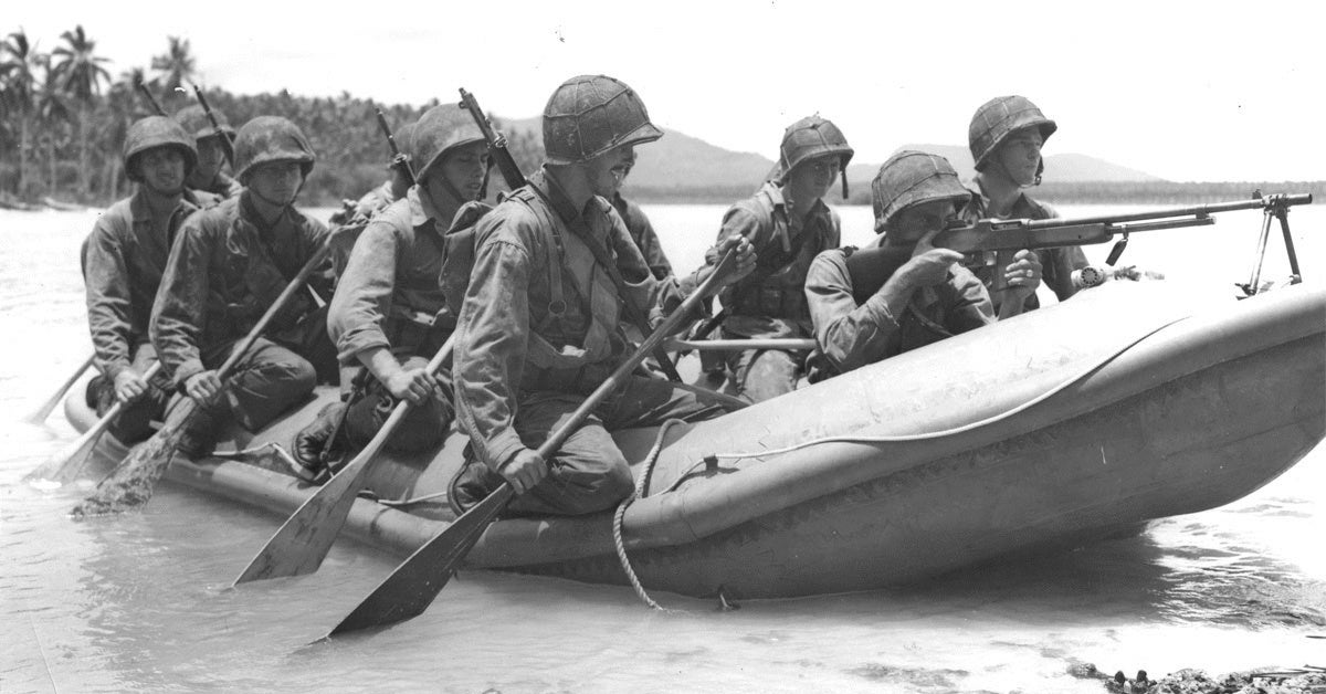 The recon paddle being used by Marines