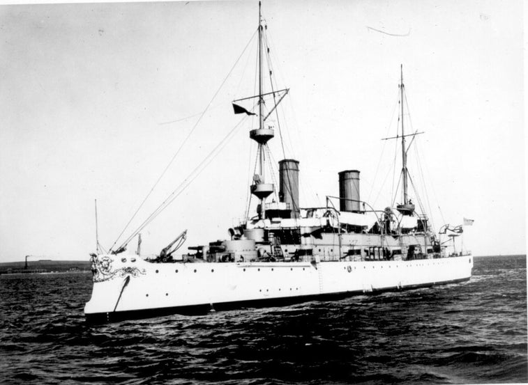 The little cruiser with a battleship’s guns