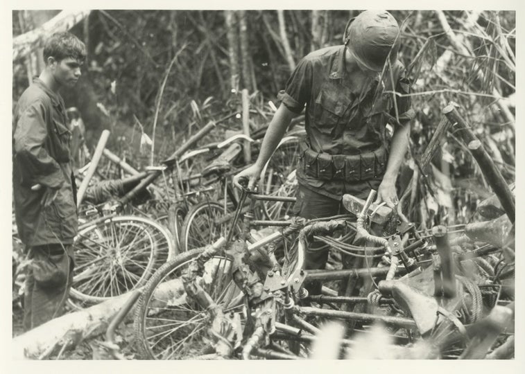12 rarely seen photos from the Vietnam War