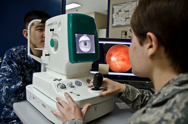 This new app brings eye care to deployed troops