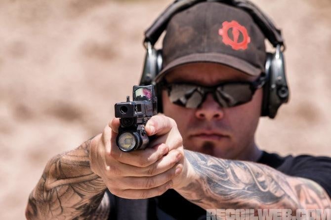 Firearms: Training solo versus training in groups