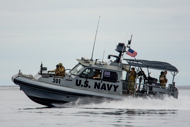 9 epic photos of riverine sailors preparing for combat