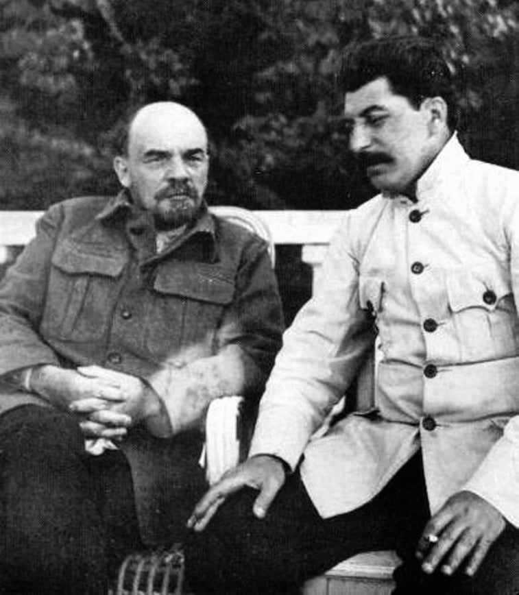 That time dead communist revolutionaries showed up at a Soviet seance
