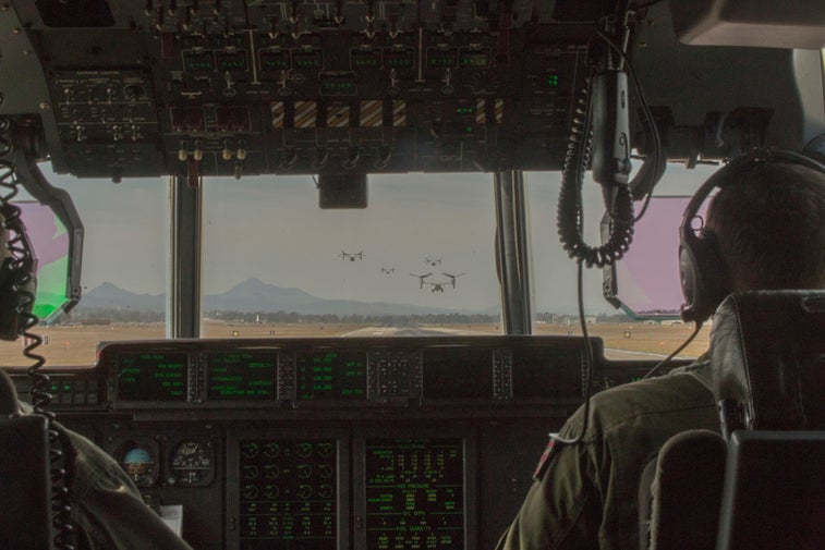 Marine Osprey tilt-rotor aircraft finishes flight across the Pacific