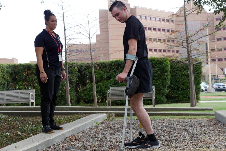 This US Army soldier amputated his own leg to help save his comrades