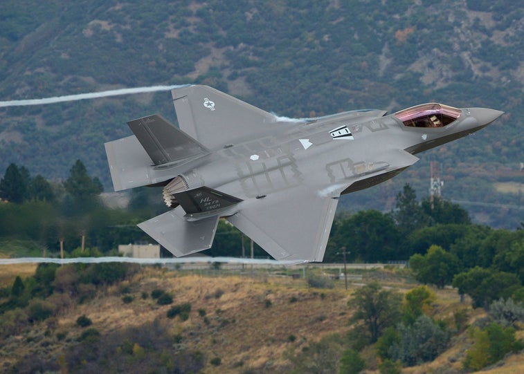 F-35 production may not begin for more than a year
