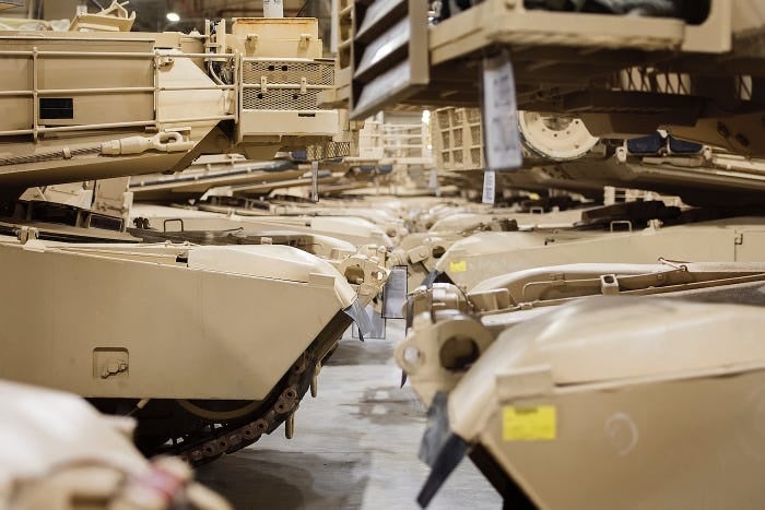 How US soldiers keep Abrams tanks ready for action