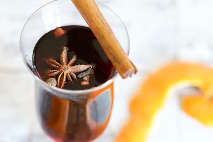 7 hot cocktails to drink this winter