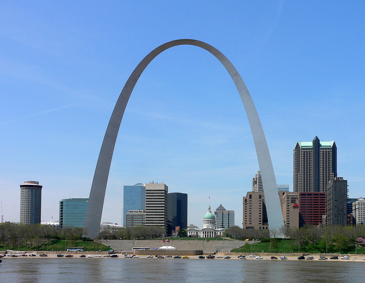 The Gateway Arch, part of the Jefferson National Expansion Memorial in St. Louis, Missouri. (Wikimedia Commons)