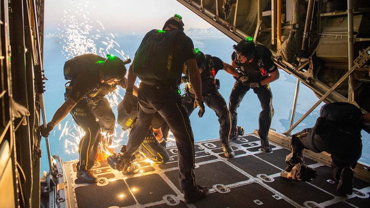 The US Navy Parachute Team: From UDT ‘Chuting Stars’ to Navy SEAL ‘Leap Frogs’