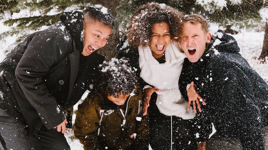 32 small, nice things to do for family you can’t see this holiday season