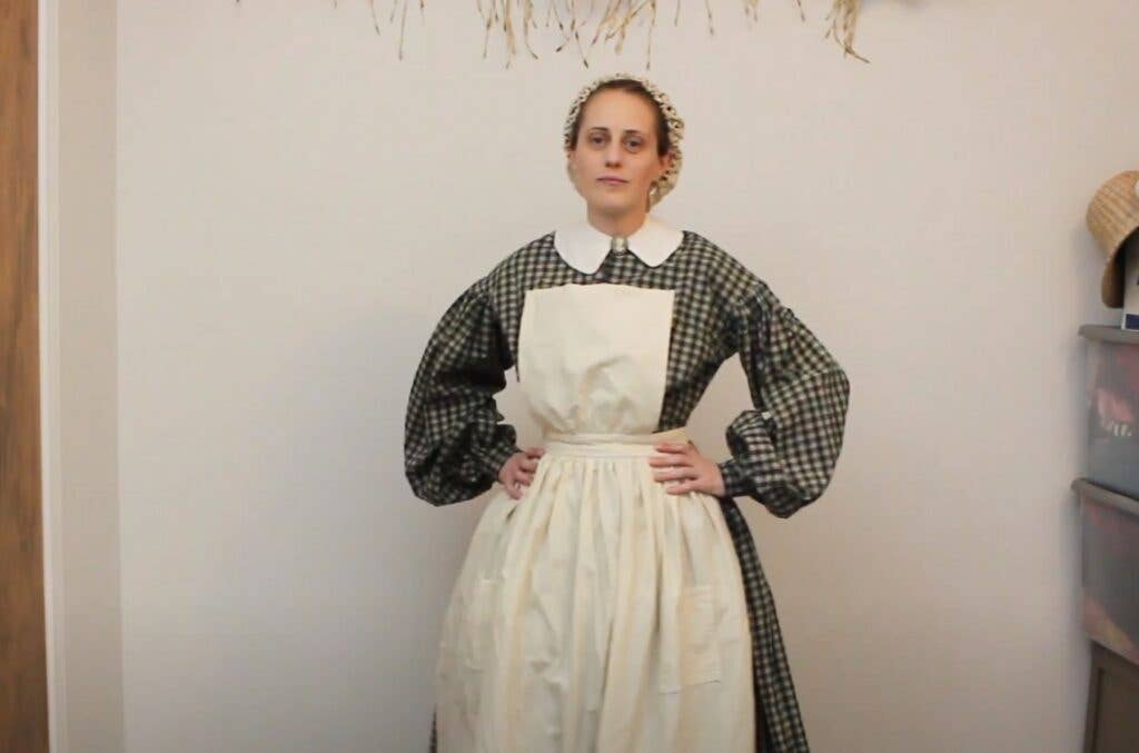 An example of a Civil War-era field nurse dress (<a href="https://www.youtube.com/channel/UClk-6nPG_jfXDPfScCstjHA">Daisy Viktoria</a>, YouTube)