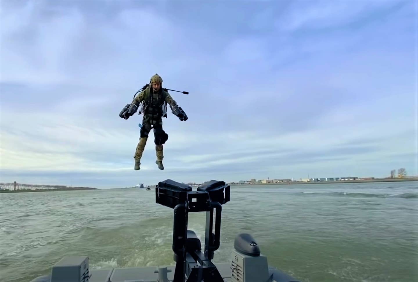 Watch this special operator lead a ship assault with a jetpack like Iron Man