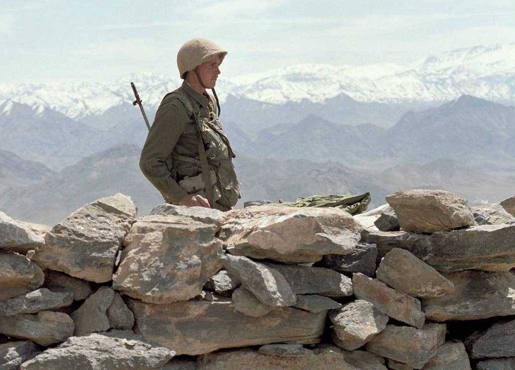 Soviet soldier in Afghanistan, 1987 (Wikimedia Commons)