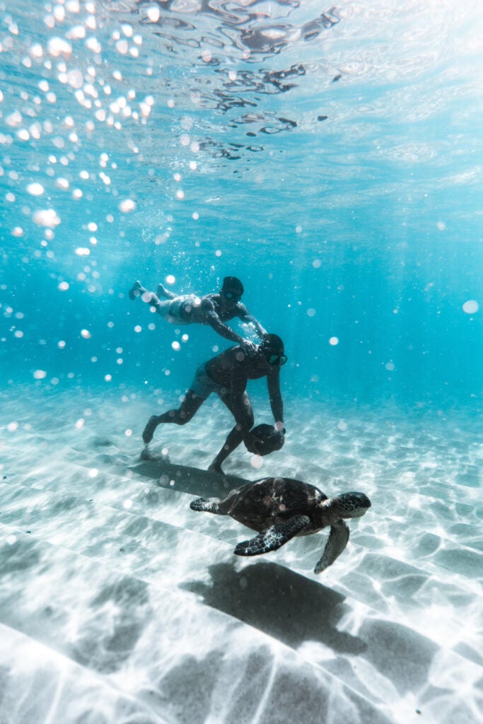 This veteran Navy SEAL just did a 5 mile ruck underwater