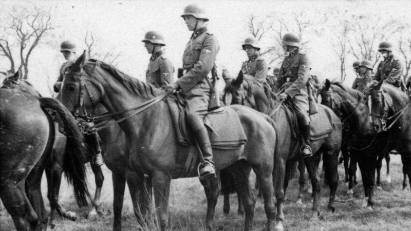 SS cavalry in Russia, 1941 (Bundesarchiv)