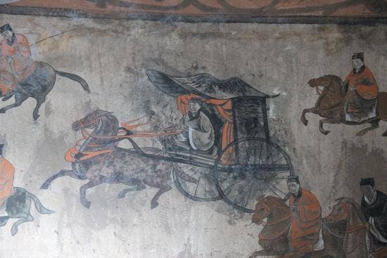 A mural showing&nbsp;chariots and cavalry, from Dahuting Tomb of the late&nbsp;Eastern Han Dynasty (Wikimedia Commons)