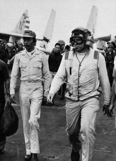 <meta charset="utf-8">Kỳ aboard the USS Midway after Operation Frequent Wind in 1975 (U.S. Navy)