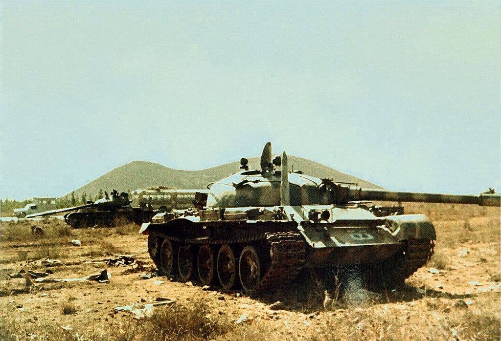 Destroyed Syrian T62 Tank after Yom-Kipur war near Ortal. (Wikimedia Commons)