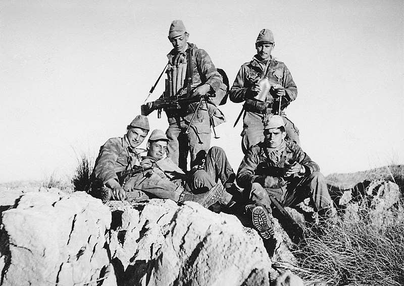 Soldiers of the 4th zouaves regiment during the Algerian War. (Wikimedia Commons)