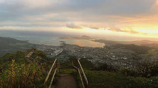 The view from the top of the stairway overlooks Kaneohe as well as Kaneohe Bay. (Wikimedia Commons)
