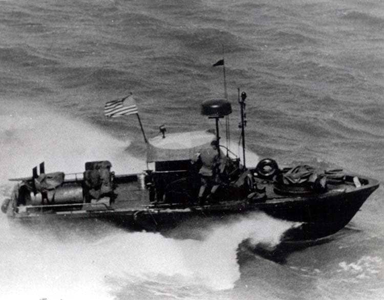 patrol boat with m60