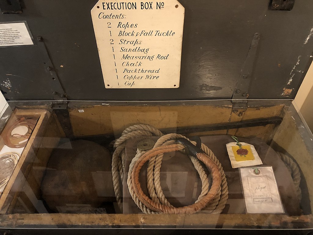 Execution Box number eight, containing all the equipment needed for an executioner; shown at Wandsworth Prison museum. (Wikimedia Commons)